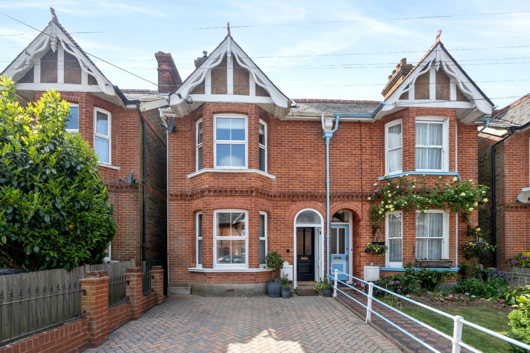 Photo of 12 Harcourt Road, Uckfield