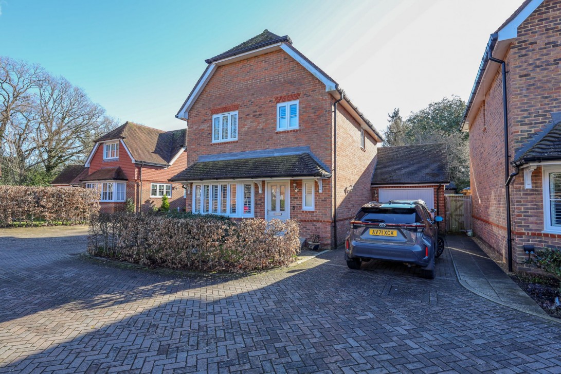 Photo of 16 Medway Gardens, Burgess Hill
