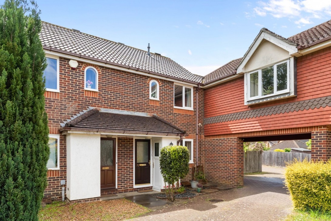 Photo of 22 Lanyon Close, Horsham
