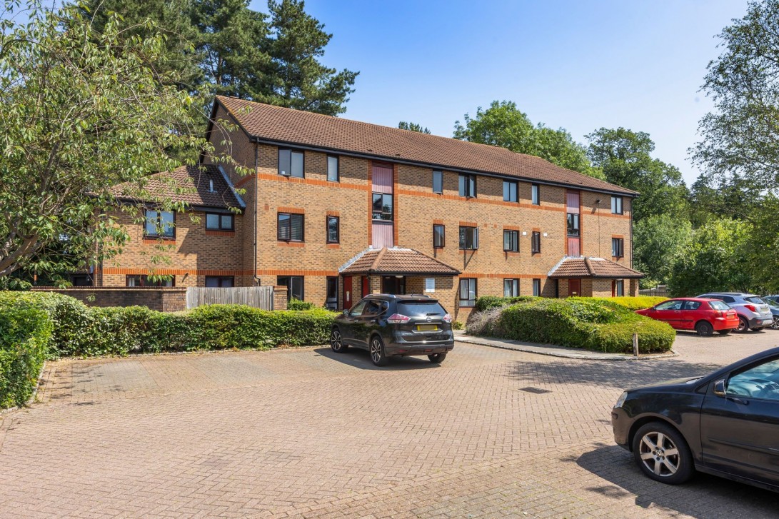 Photo of 3 Oakside Court, Horley