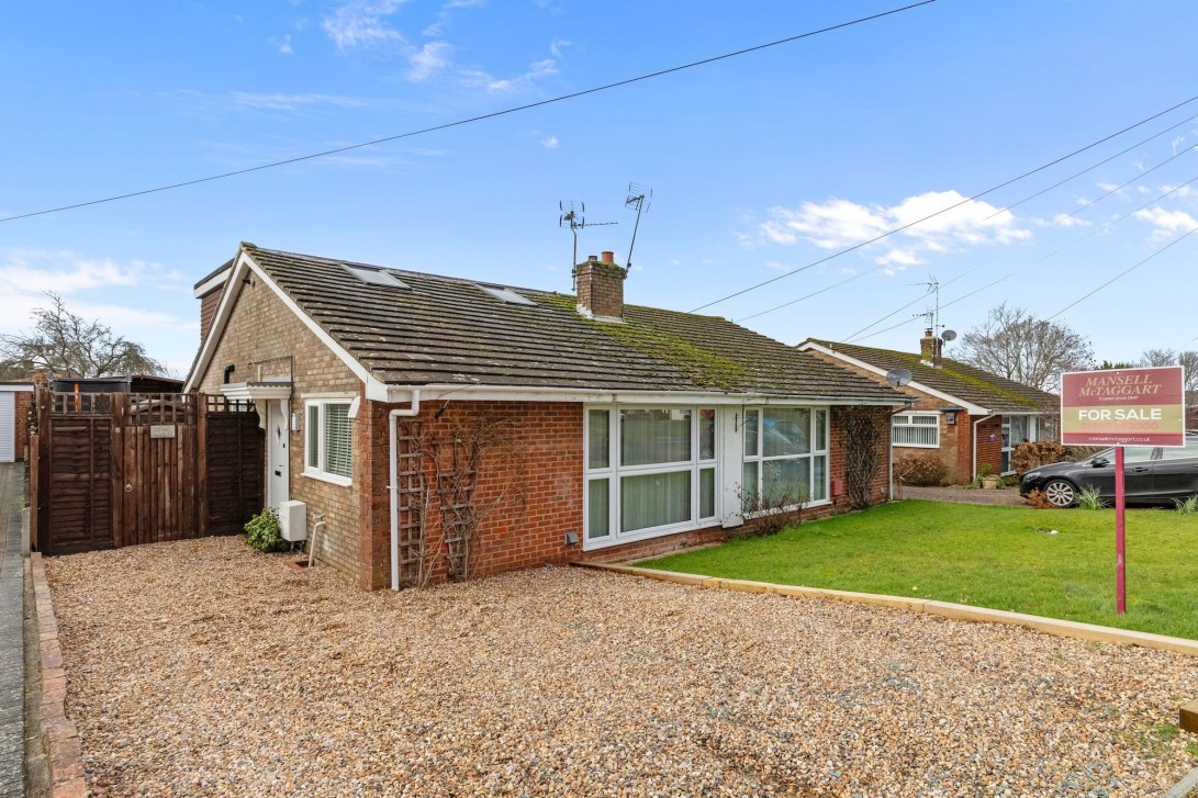 Photo of 8 Shepherds Way, Horsham