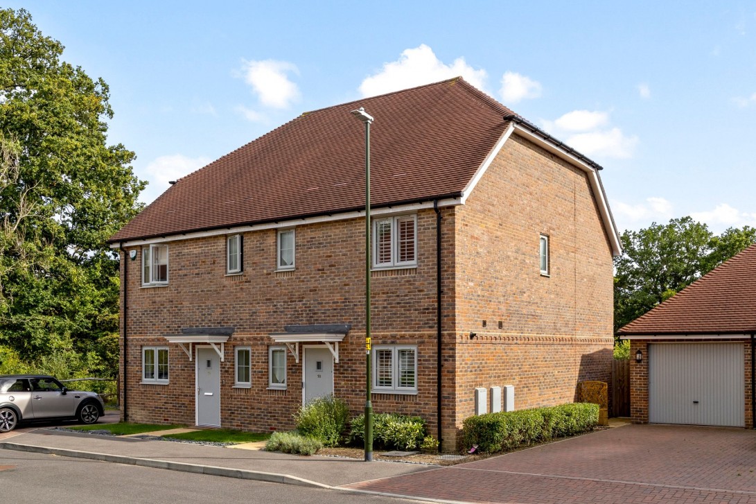 Photo of 18 Dadswell Drive, Billingshurst