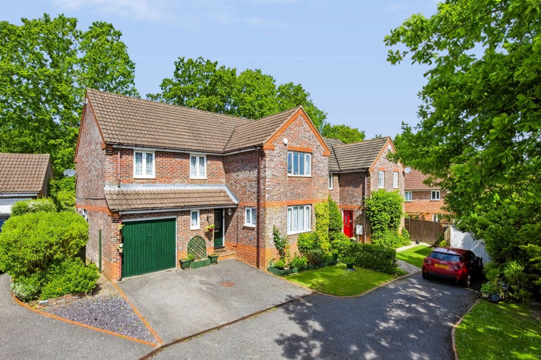 Photo of 38 Pellings Farm Close, Crowborough