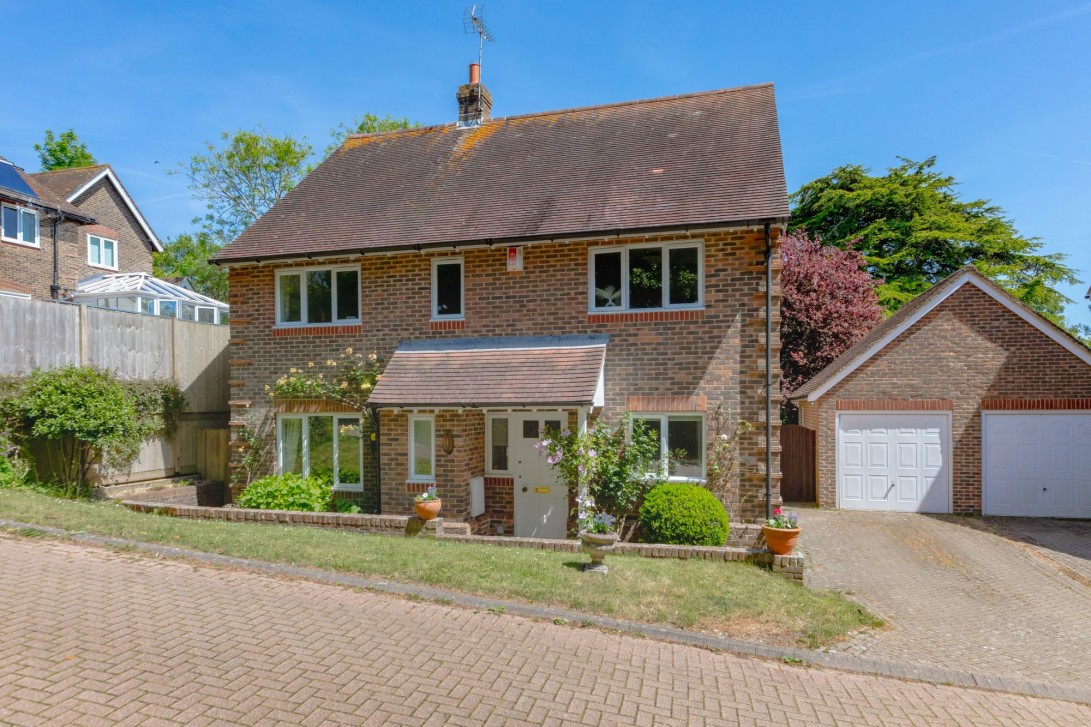 Photo of 1 Lodge Close, Lewes