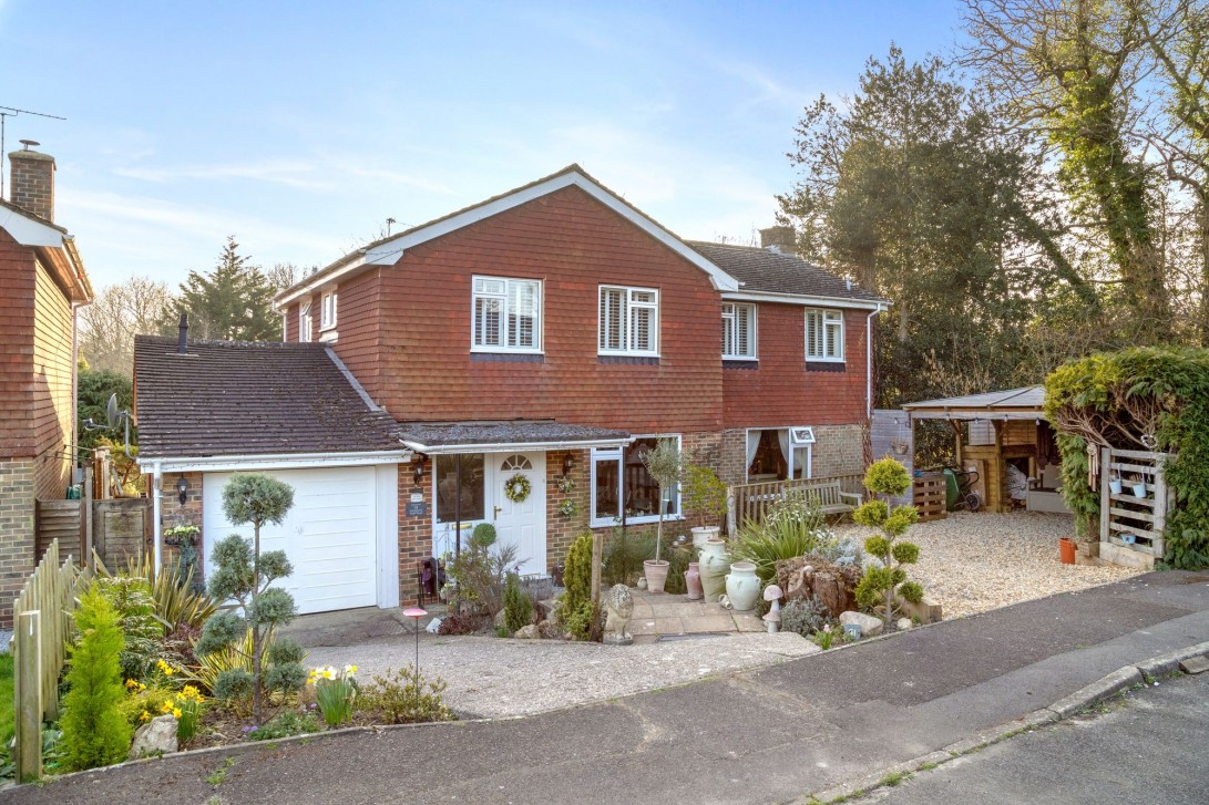 Photo of 51 Hawthorn Way, Pulborough