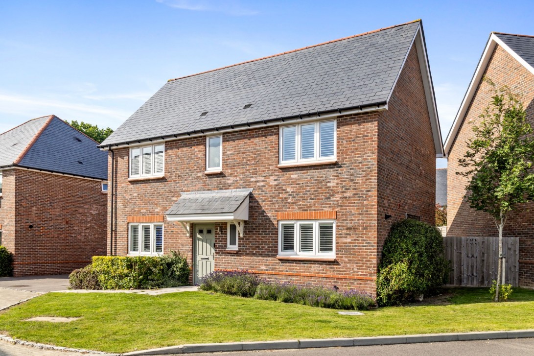 Photo of 9 Chestnut Drive, Pulborough