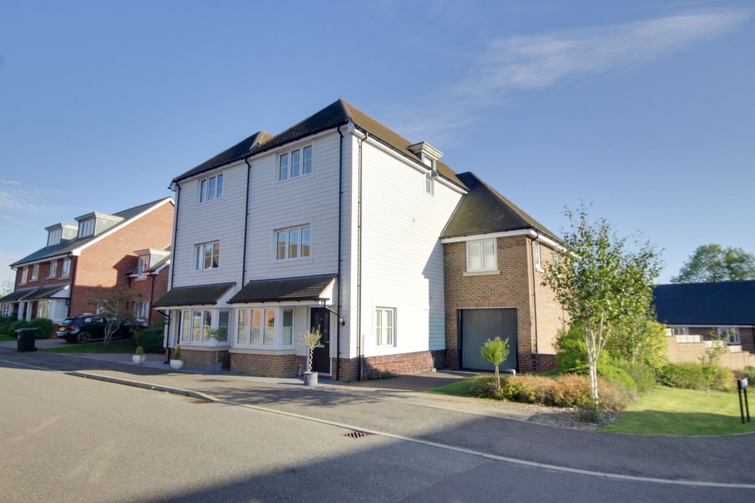 Photo of 10 Buckeridge Way, Haywards Heath