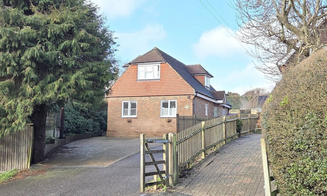 Photo of 28a Backwoods Lane, Haywards Heath