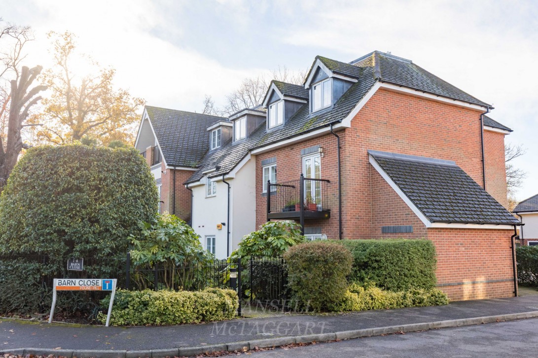 Photo of 1 Barn Close, Crawley