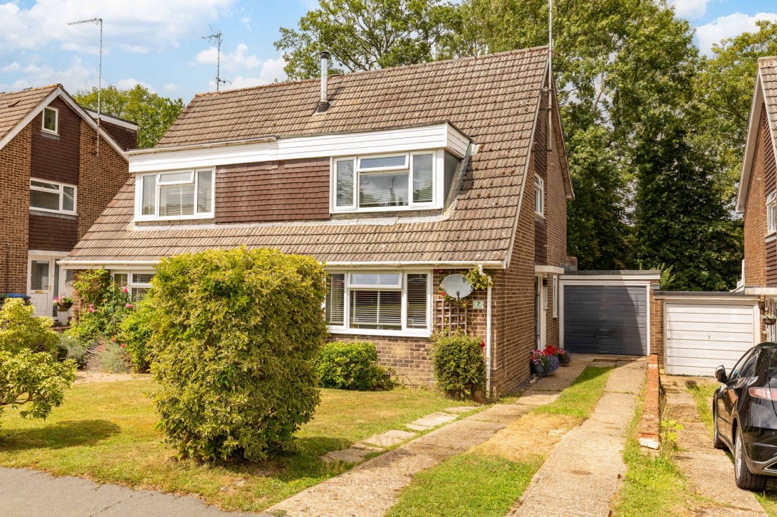 Photo of 7 Birch Close, Crawley