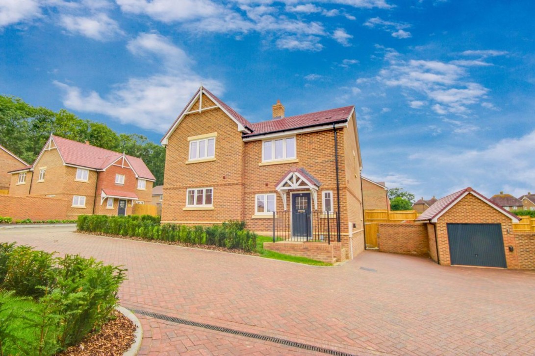 Photo of 10 Kiln Wood Lane, Haywards Heath