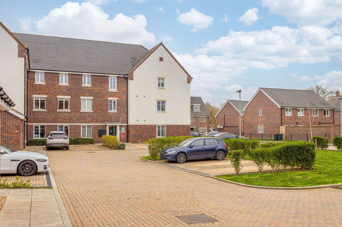 Photo of Flat 9, Crawley