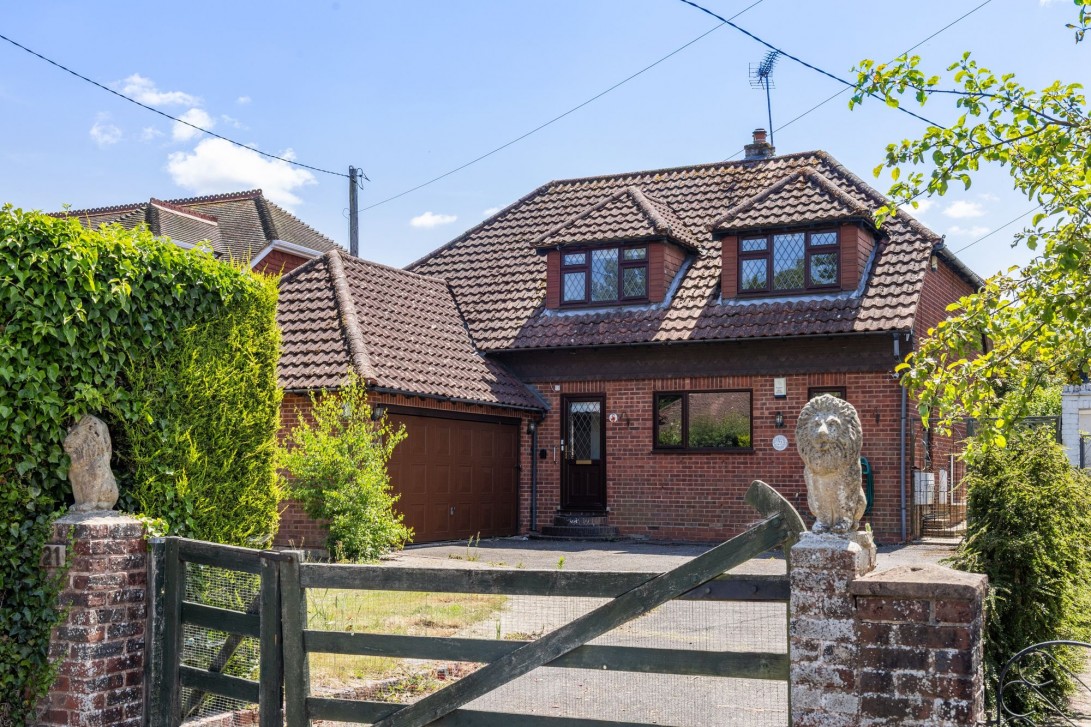 Photo of 21 Crescent Rise, Pulborough