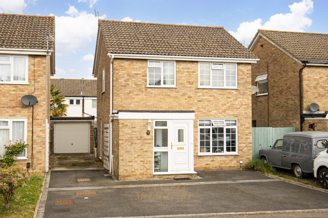 Photo of 30 Avondale Close, Horley
