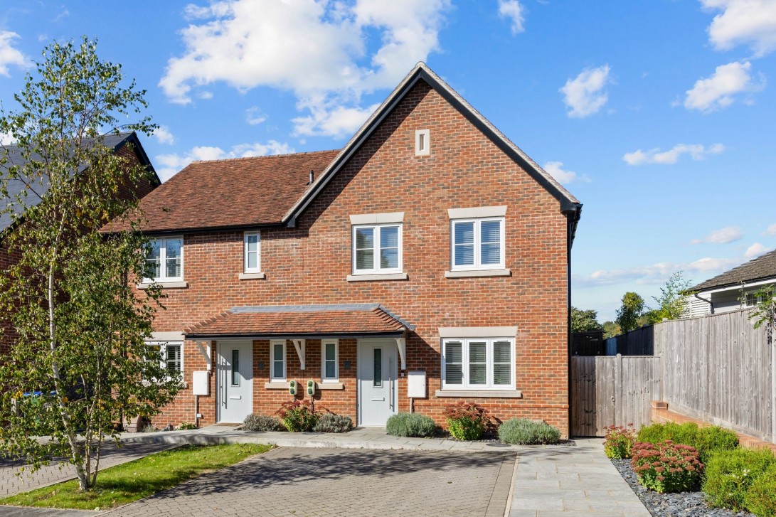 Photo of 1 Summer Meadow Henfield Road, Horsham