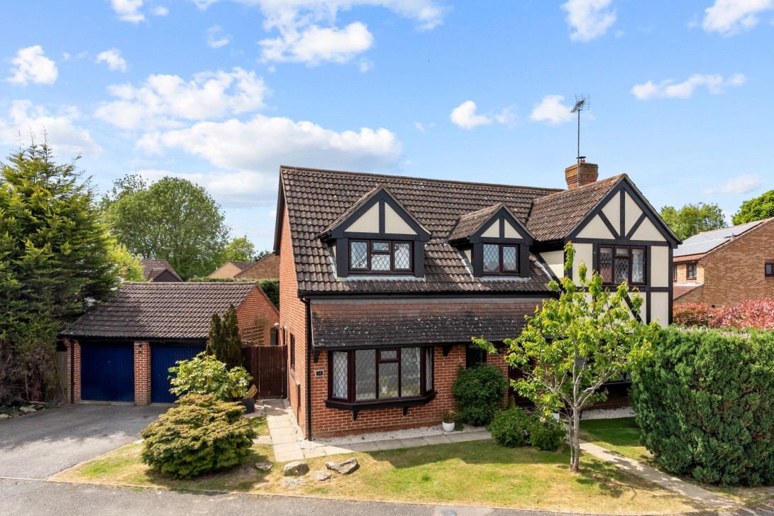 Photo of 26 York Close, Horsham