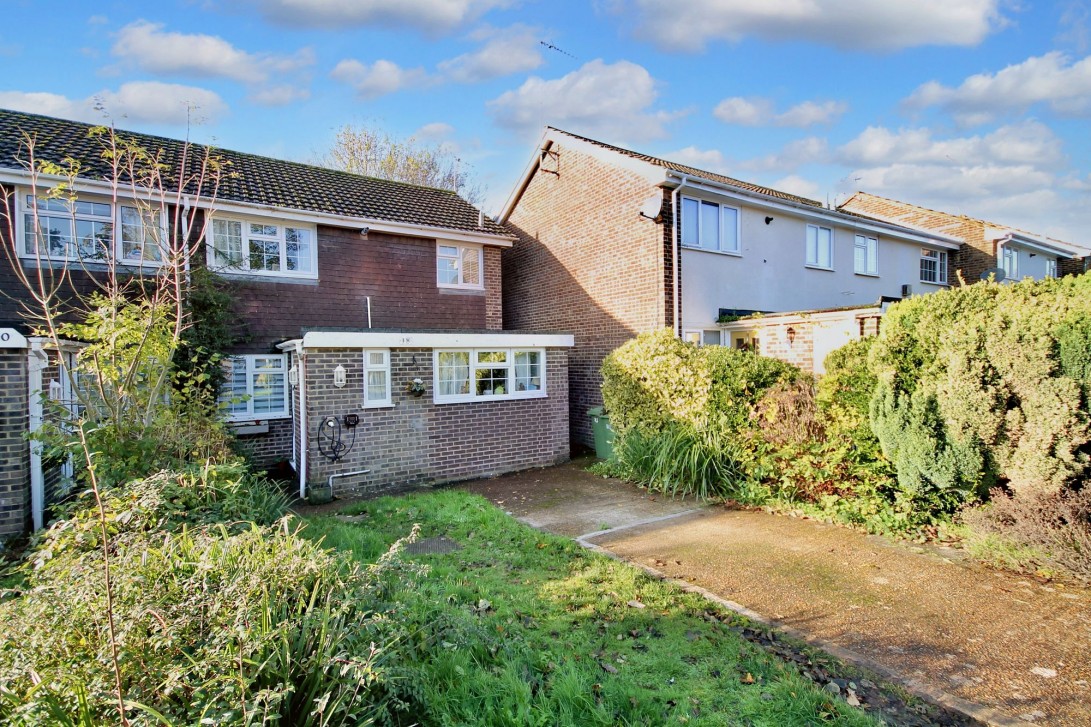 Photo of 18 Jubilee Way, Pulborough