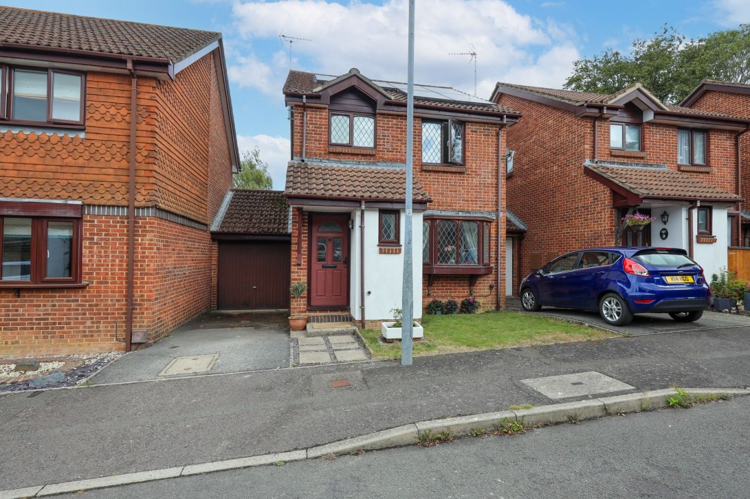 Photo of 2 Hawthorn Close, Burgess Hill