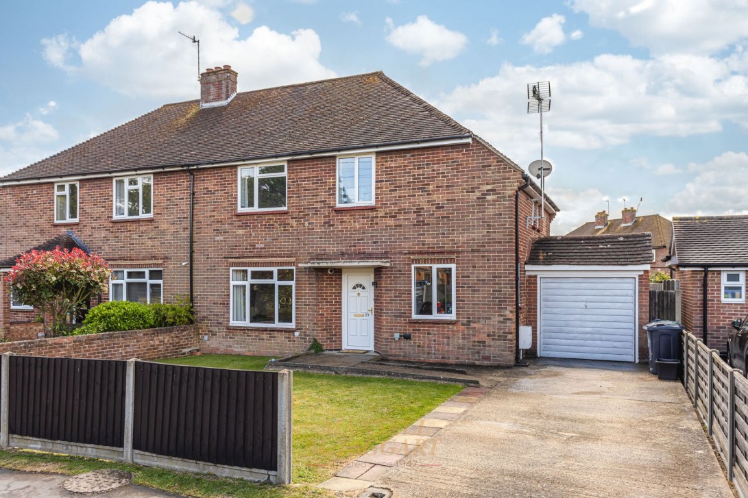 Photo of 39 Horley Row, Horley
