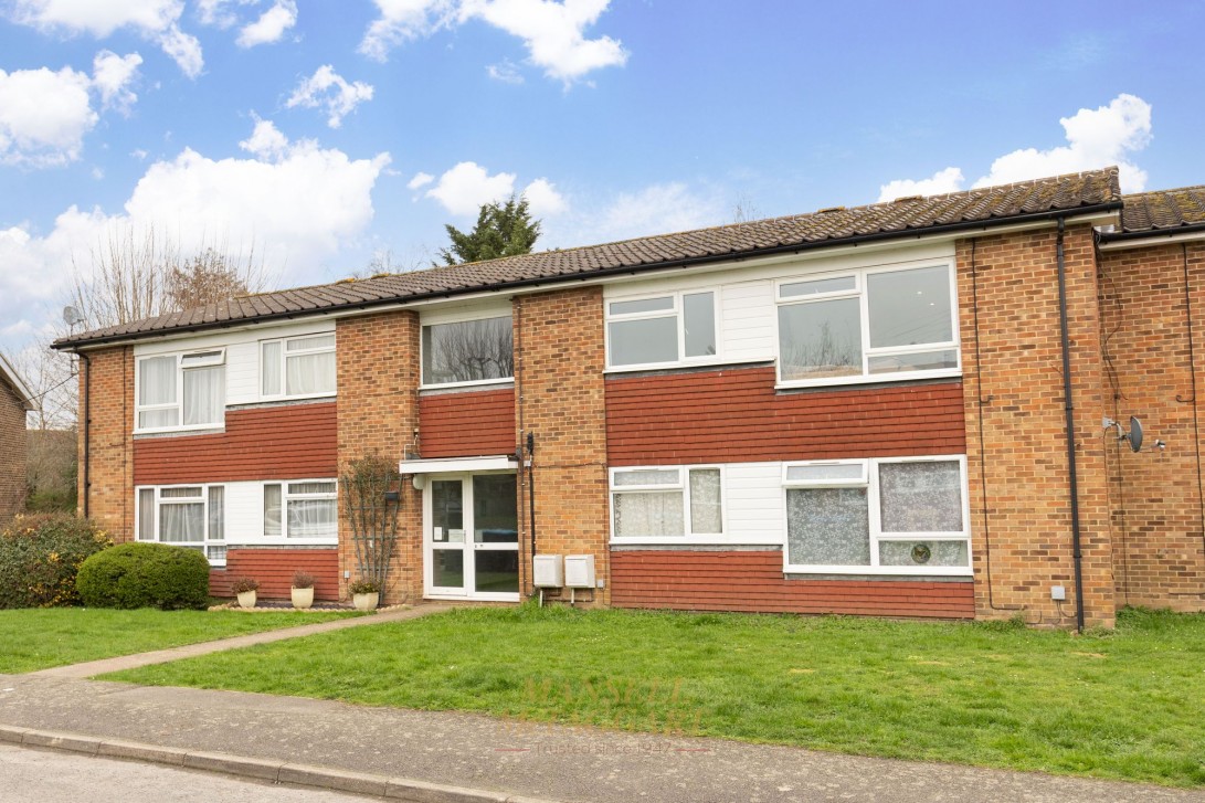 Photo of 11 Cottenhams, Lingfield