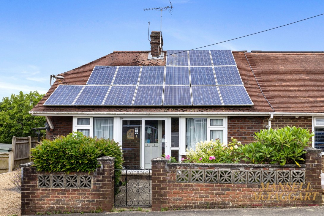 Photo of 8 Alicia Avenue, Pulborough