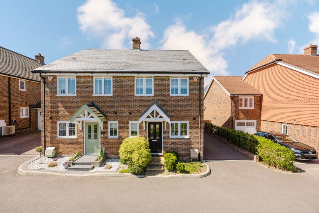 Photo of 6 Welbanks Gardens, Crowborough