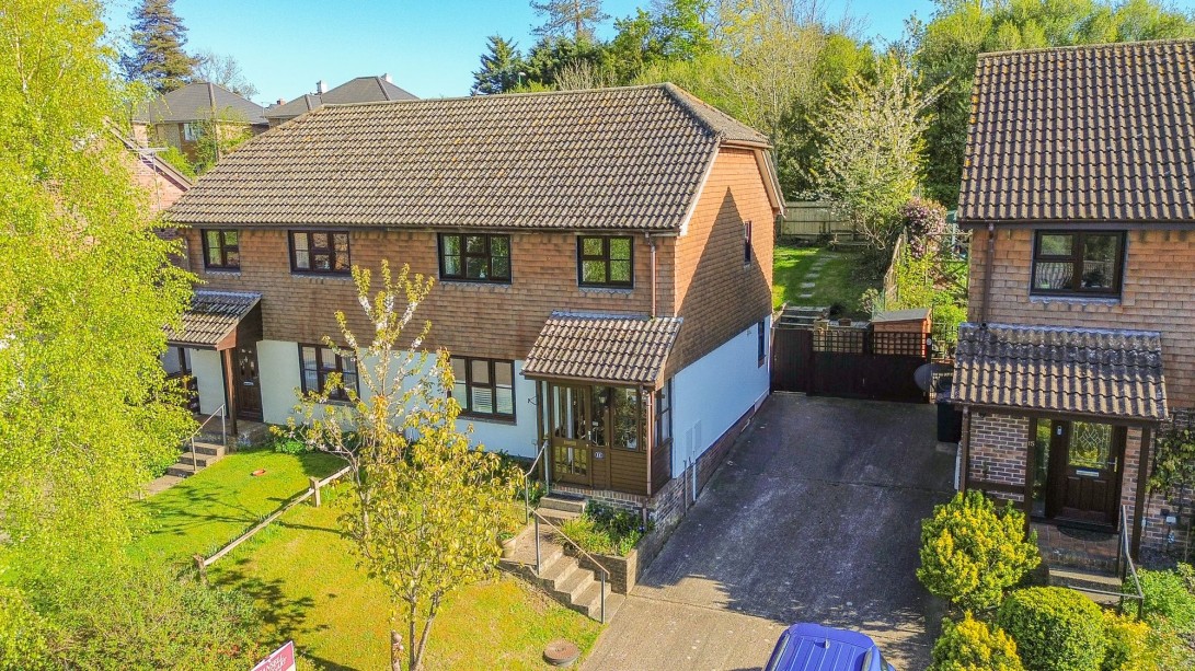 Photo of 11 Kilnbarn Way, Haywards Heath