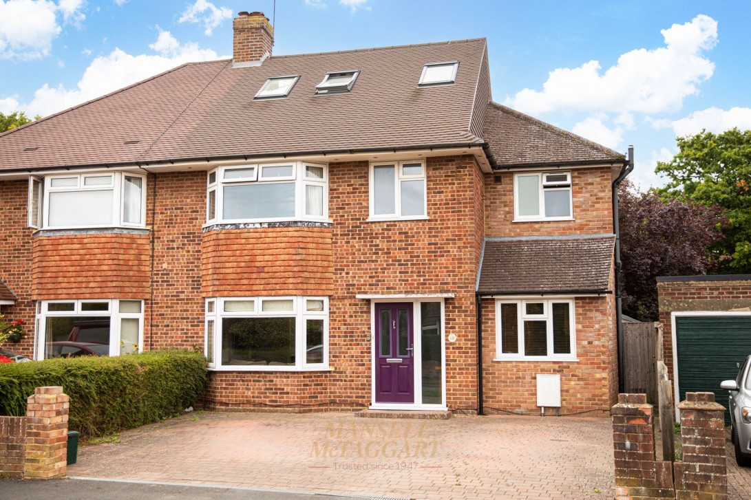 Photo of 19 The Meadway, Horley