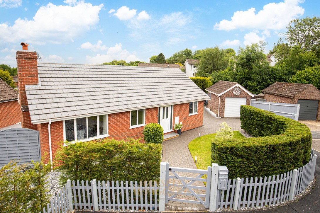 Photo of 23 Bayhams Field, East Grinstead