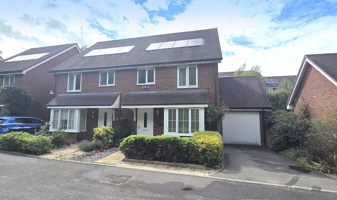 Photo of 19 Trefoil Avenue, Haywards Heath