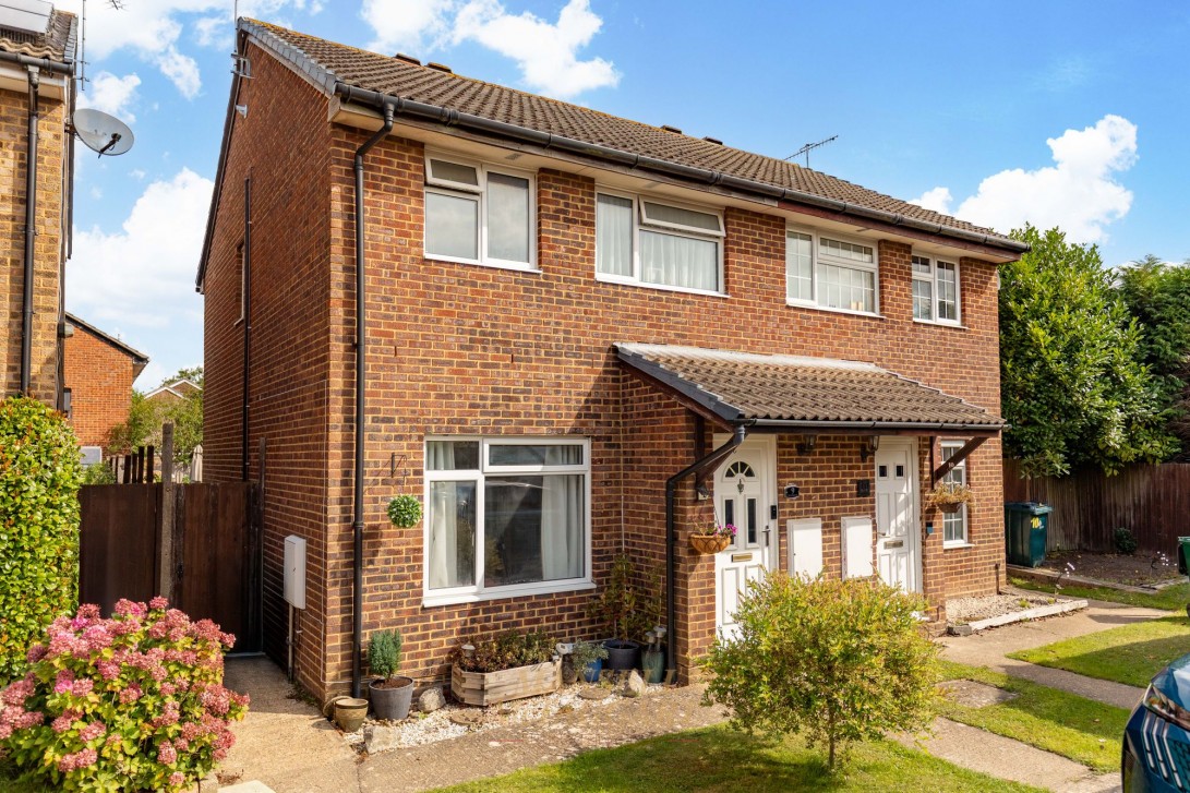 Photo of 9 The Garrones, Crawley
