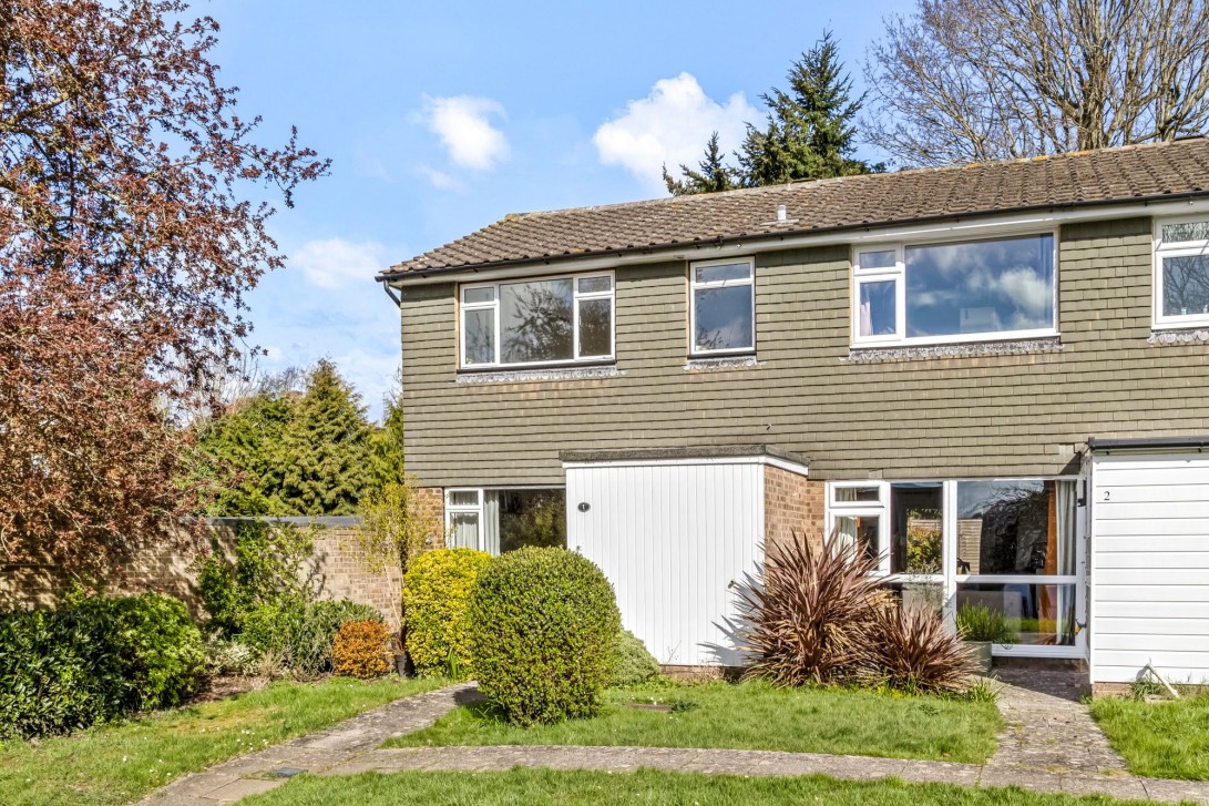 Photo of 1 Saville Gardens, Billingshurst