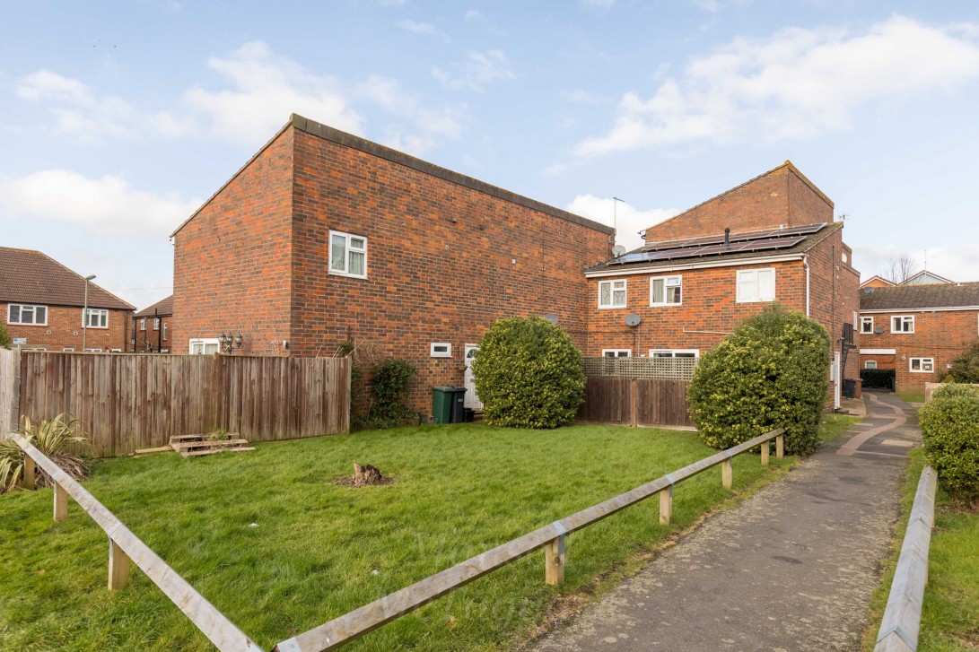 Photo of 16 Primrose Avenue The Drive, Horley