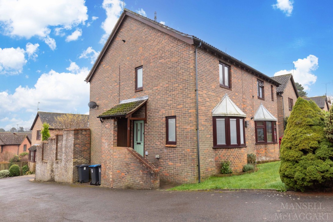 Photo of 6 Heron Place, East Grinstead