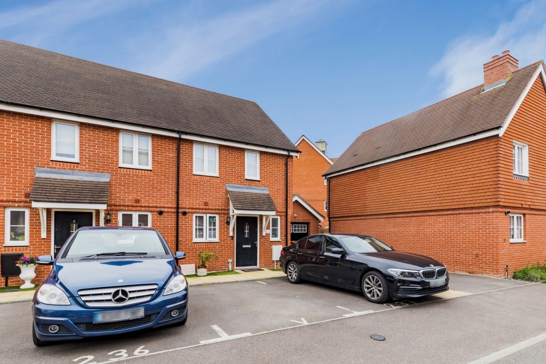 Photo of 2 Bignall Avenue, Horley