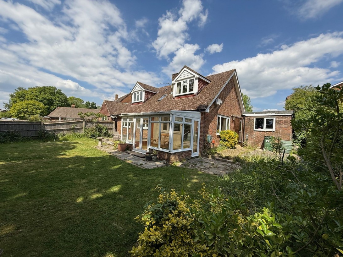 Photo of 68 Arun Road, Billingshurst