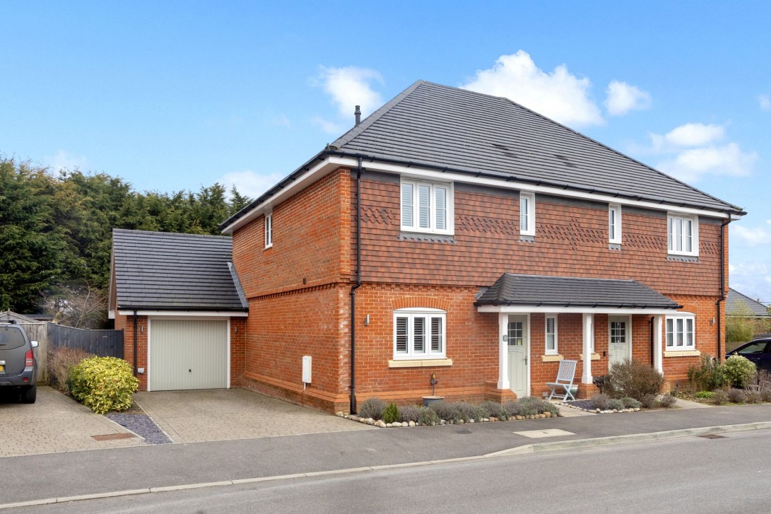 Photo of 39 Nursery Green, Loxwood