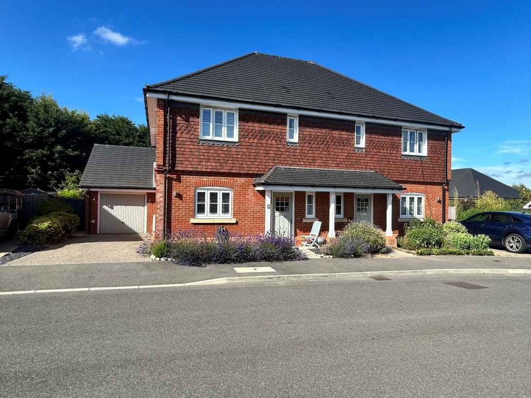 Photo of 39 Nursery Green, Loxwood