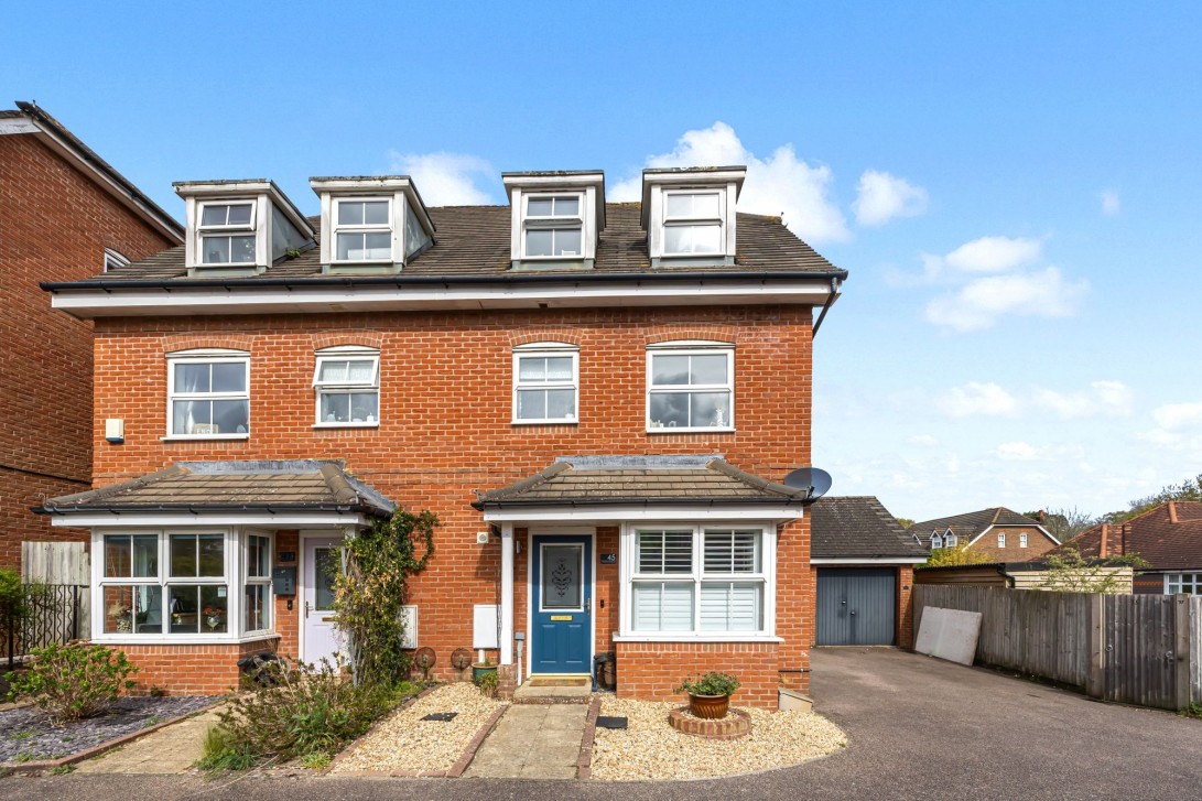 Photo of 45 Crowhurst Crescent, Pulborough