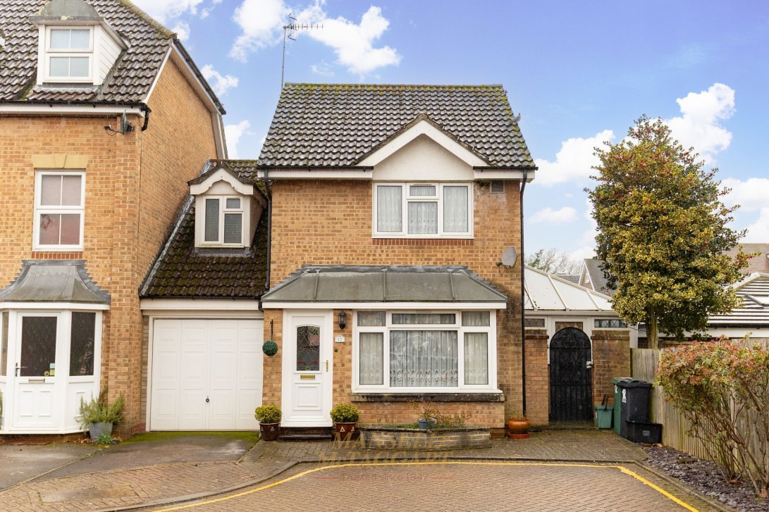 Photo of 12 Pine Gardens, Horley