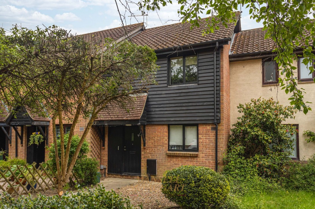 Photo of 10 Oaklands, Horley