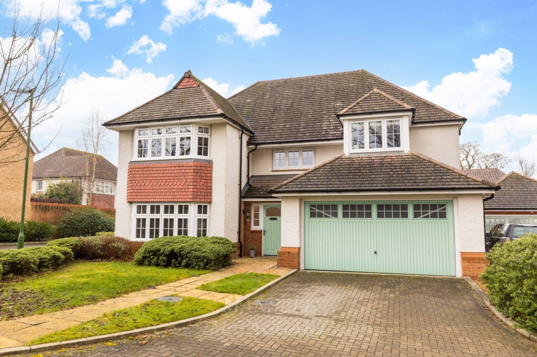 Photo of 8 Haynes Way, Crawley