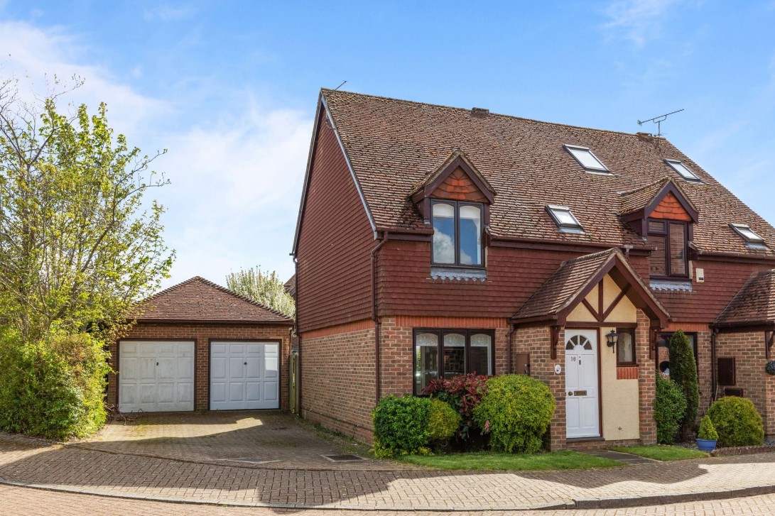 Photo of 16 Byron Close, Horsham