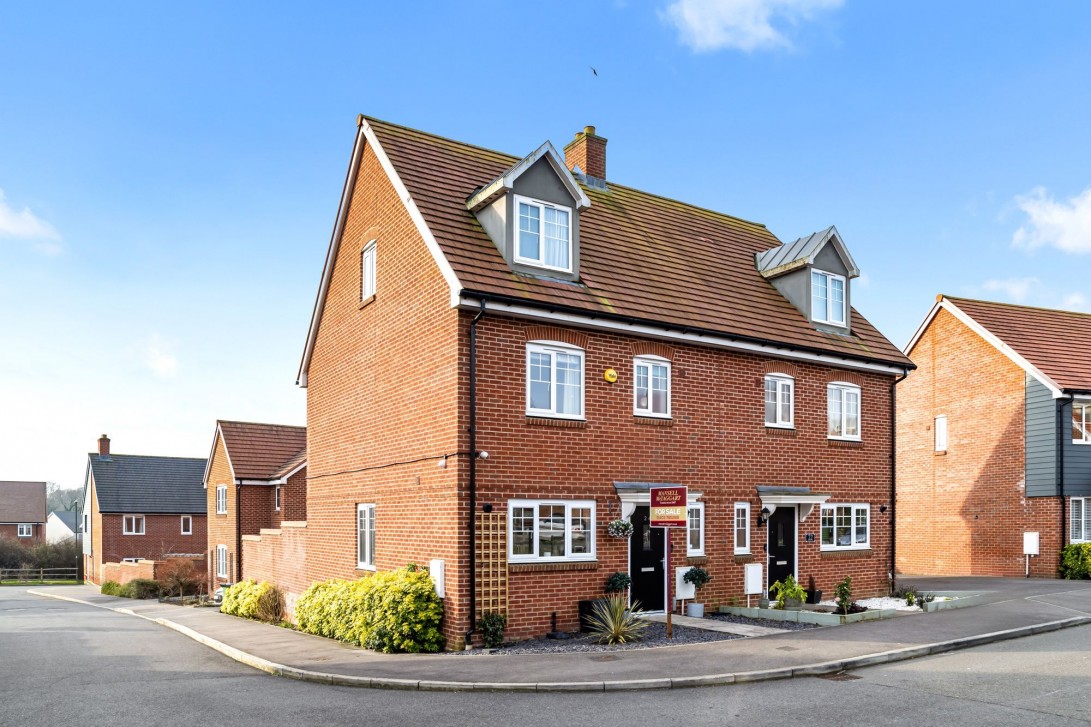 Photo of 24 Rhodes Way, Billingshurst