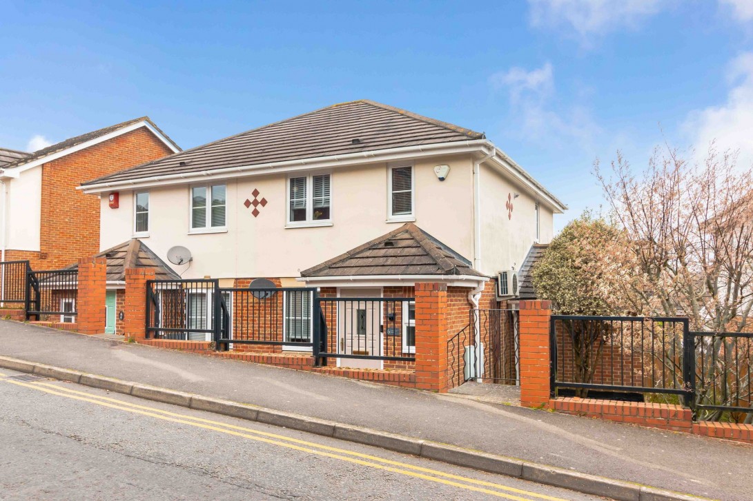 Photo of 6 Bridge Farm Road, Uckfield