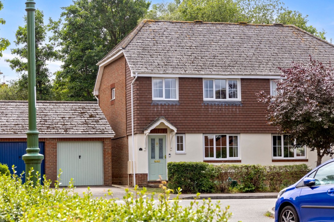 Photo of 22 Cranham Avenue, Billingshurst