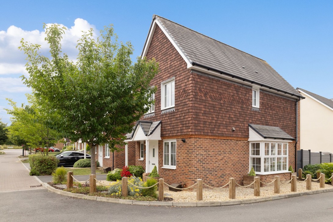 Photo of 17 Hawthorn Way, Billingshurst