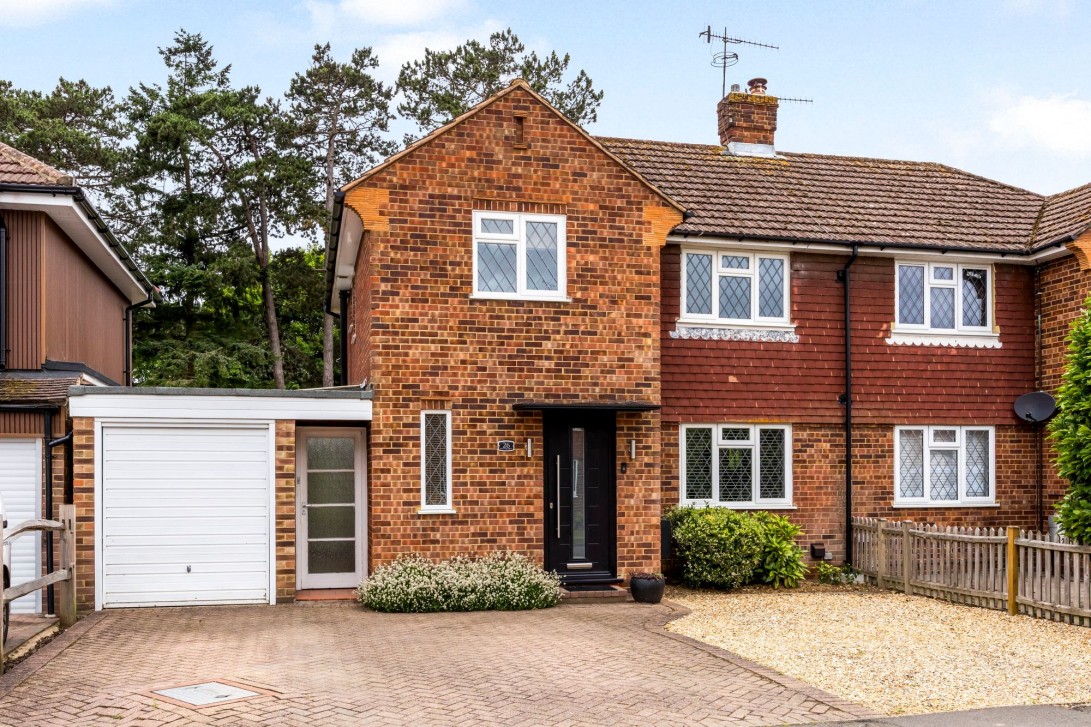 Photo of 26 Benhams Drive, Horley