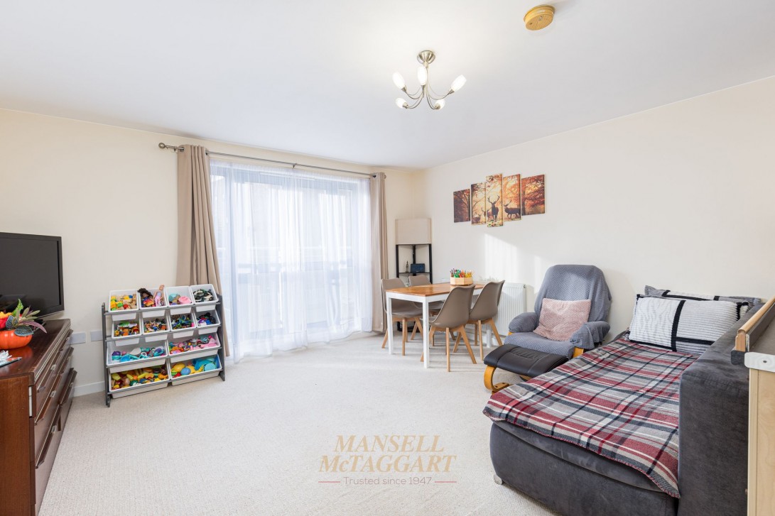 Photo of Flat 8, Crawley