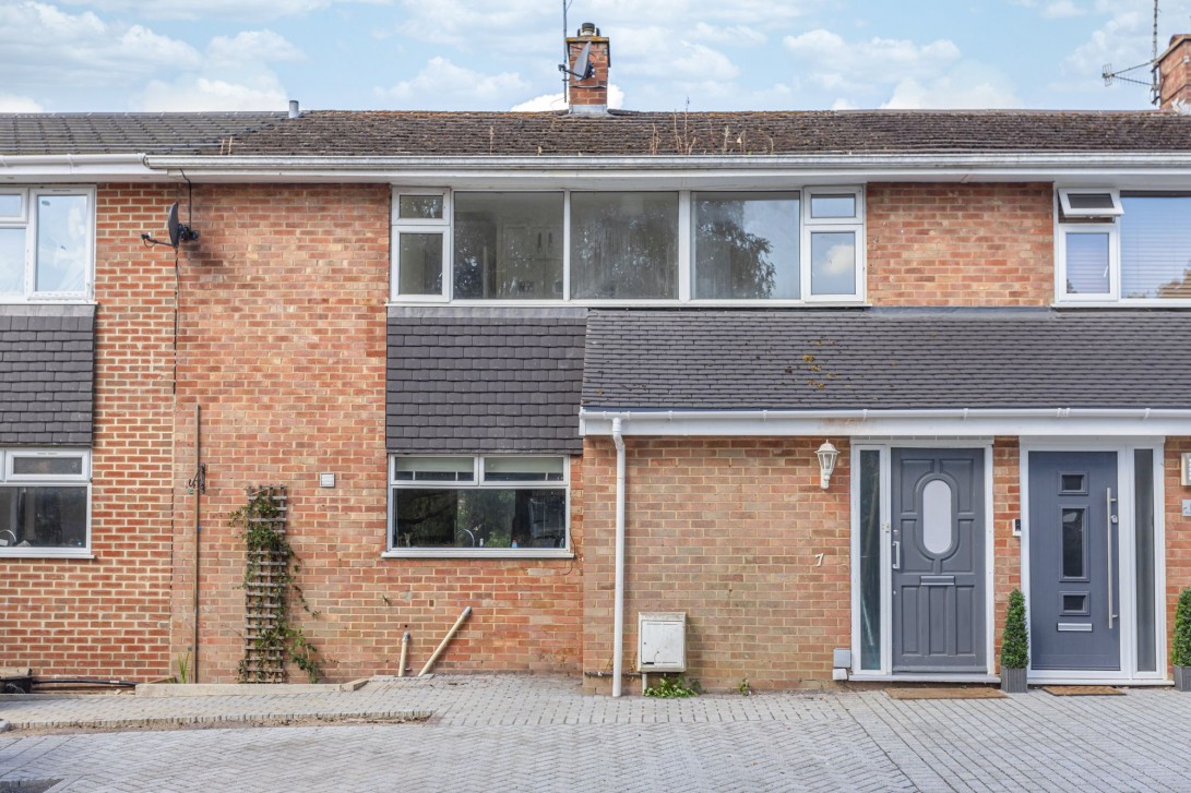 Photo of 7, St. Johns Meadow, Lingfield